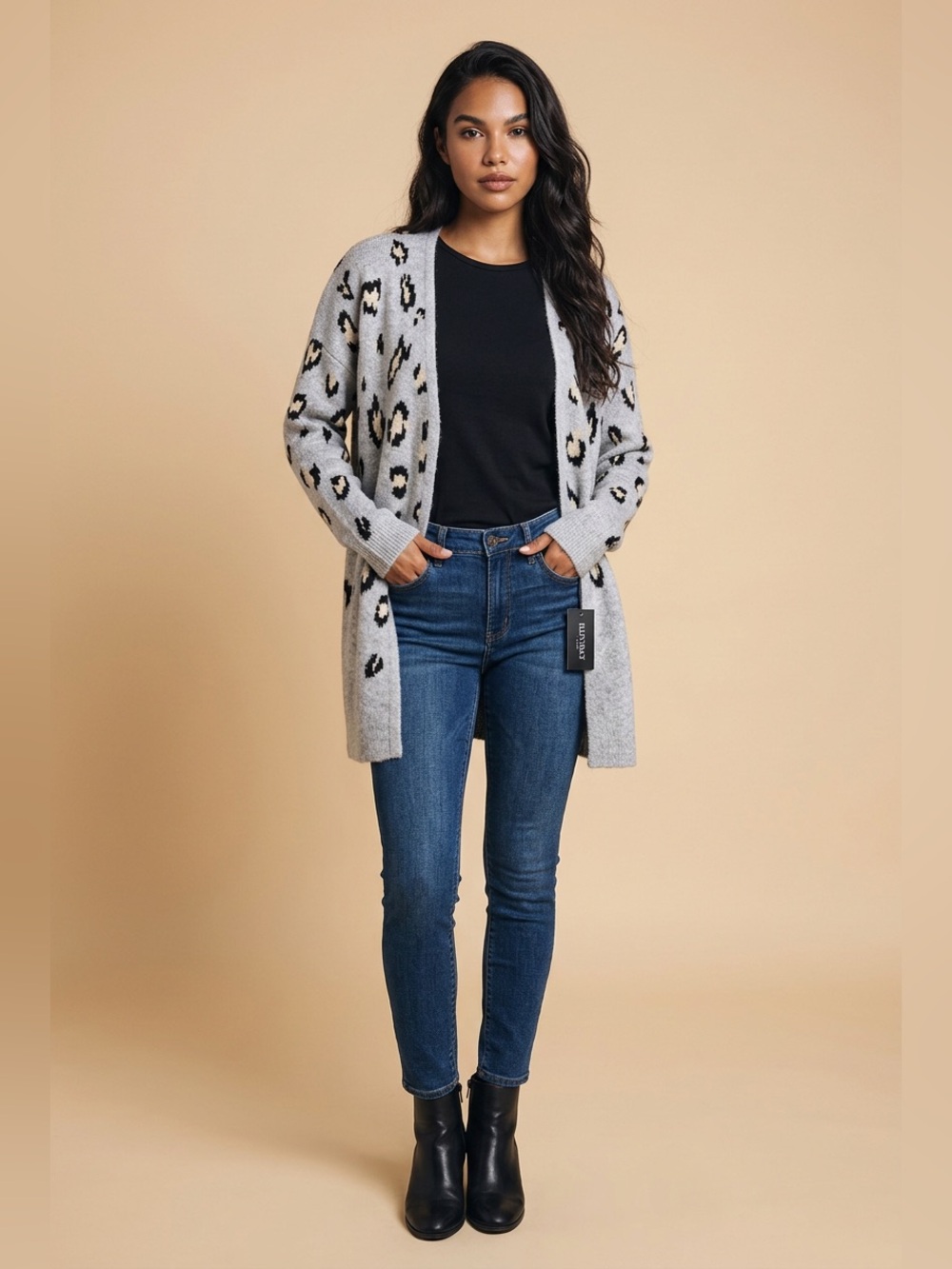 NWT
Ellen Tracy "Downtown
Glam" Leopard
Cardigan - NWT Sz L